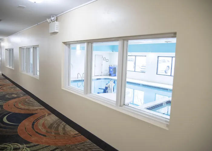 Howard Johnson By Wyndham Allentown/Dorney Hotel & Suites